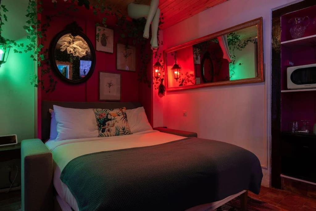 Unique Tiny Smart Home With Private Garden, Jacuzzi, Ps5, Cinema Projector - Sintra Wow Exteriör bild